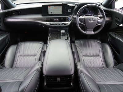 2021 Lexus LS — миниатюра 25