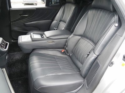 2021 Lexus LS — миниатюра 33
