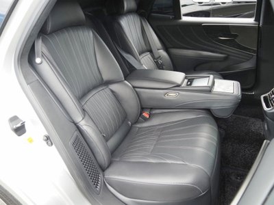 2021 Lexus LS — миниатюра 32