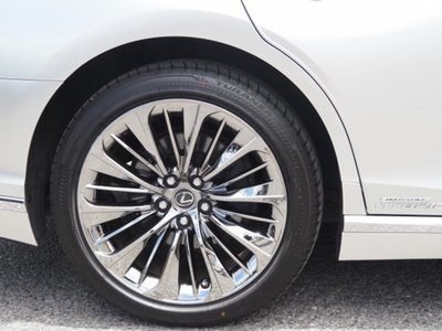 2021 Lexus LS — миниатюра 18