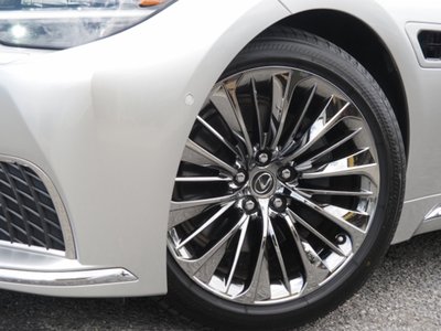 2021 Lexus LS — миниатюра 16