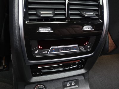 2021 BMW X7 缩略图 24