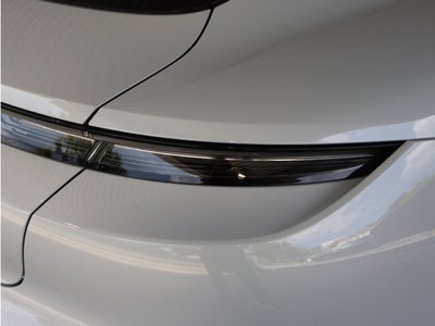 2023 Porsche TAYCAN photo 9