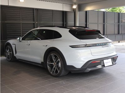 2023 Porsche TAYCAN photo 7