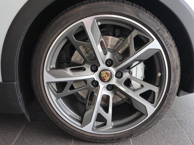 2023 Porsche TAYCAN thumbnail 21