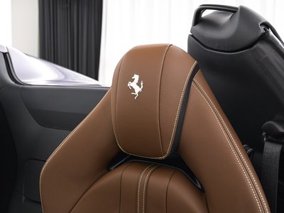 2021 Ferrari 812 GTS thumbnail 16