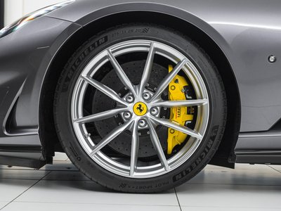صورة 9 لـ 2021 Ferrari 812 GTS