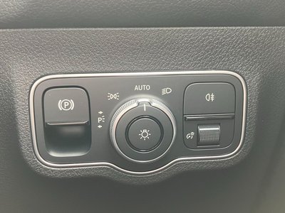 2025 Mercedes-BENZ GLB — миниатюра 16