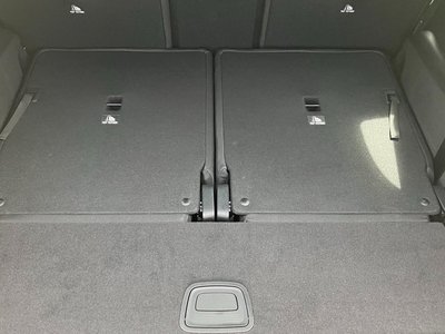 2025 Mercedes-BENZ GLB — миниатюра 18