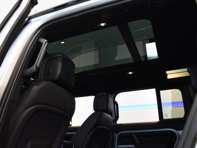 LAND ROVER DEFENDER - 3