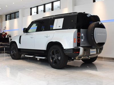 LAND ROVER DEFENDER - 10