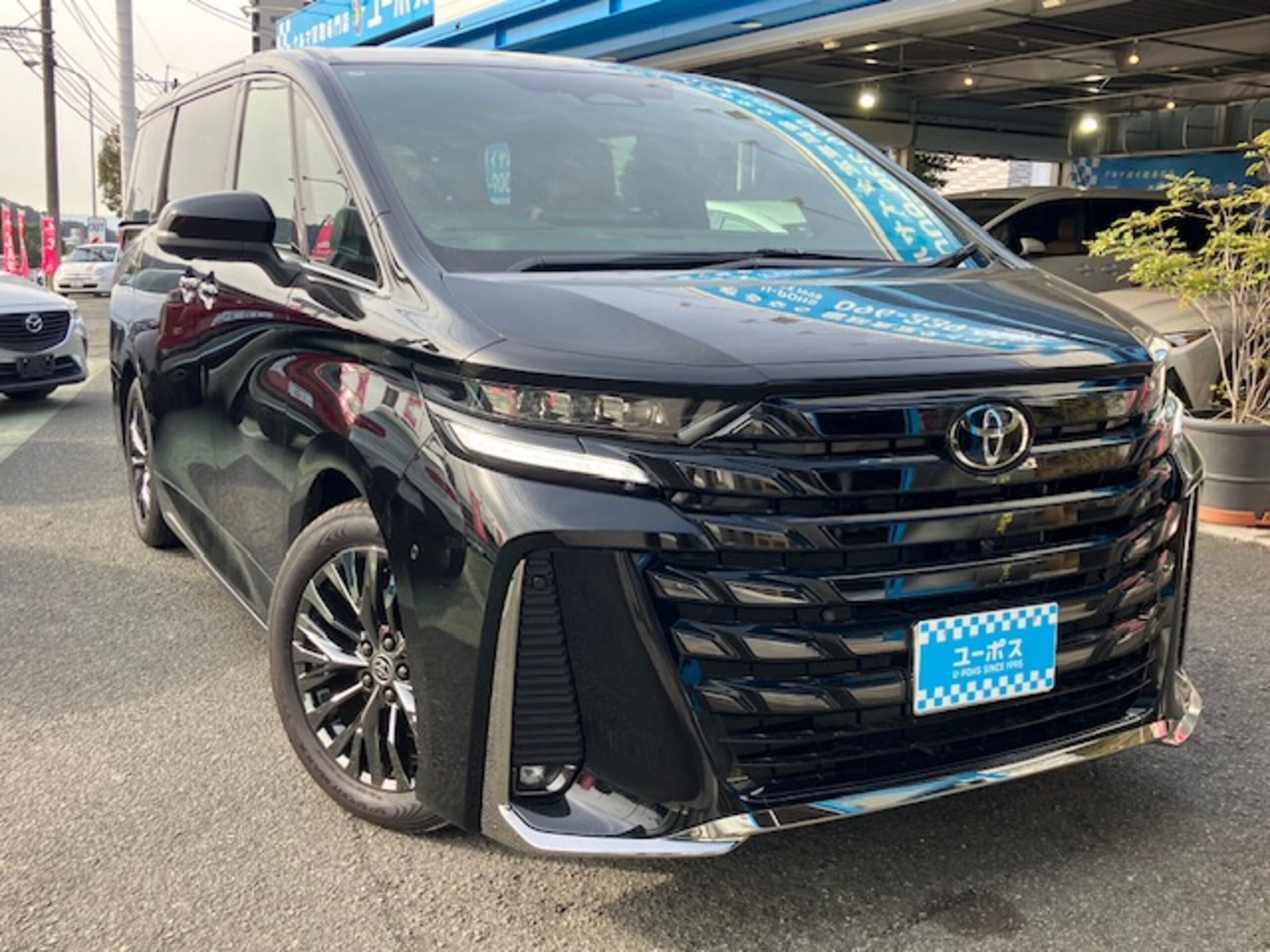 TOYOTA VELLFIRE - View 1