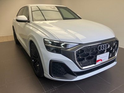 AUDI Q8 - 7