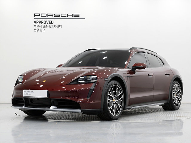PORSCHE TAYCAN - View 1