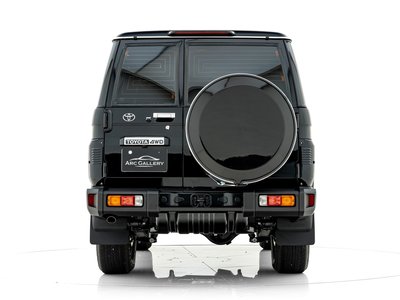 TOYOTA LAND CRUISER 70 - 6