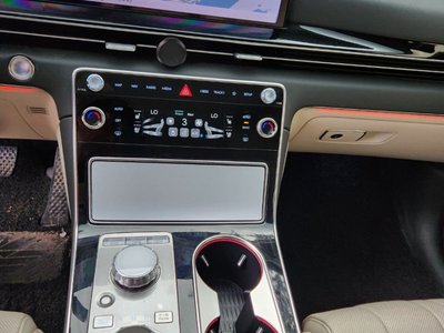 2024 Genesis GV80 thumbnail 13