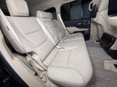 2026 Toyota LAND CRUISER 300 缩略图 35