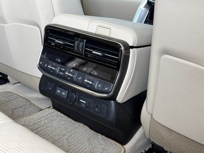 2026 Toyota LAND CRUISER 300 缩略图 36