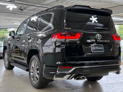 2026 Toyota LAND CRUISER 300 photo 5