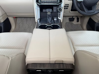 2026 Toyota LAND CRUISER 300 缩略图 32