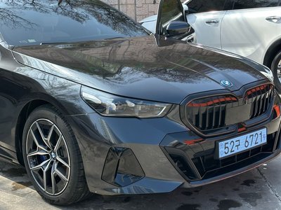 BMW I5 - 2