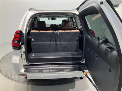 TOYOTA LAND CRUISER - 9