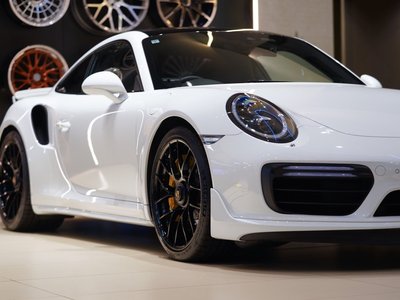 PORSCHE 911 - 6