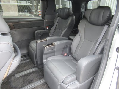 2024 Toyota ALPHARD — миниатюра 17
