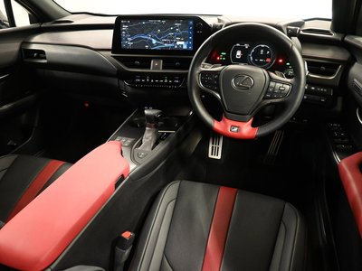 صورة 8 لـ 2023 Lexus UX