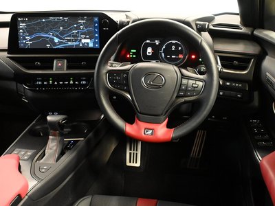 صورة 9 لـ 2023 Lexus UX