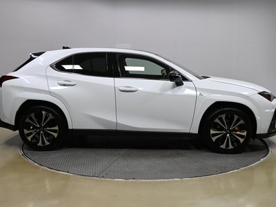 صورة 5 لـ 2023 Lexus UX