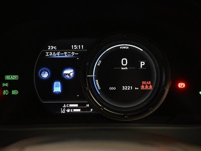 صورة 15 لـ 2023 Lexus UX