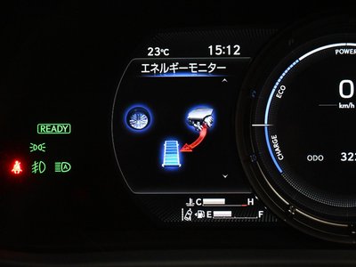 صورة 16 لـ 2023 Lexus UX