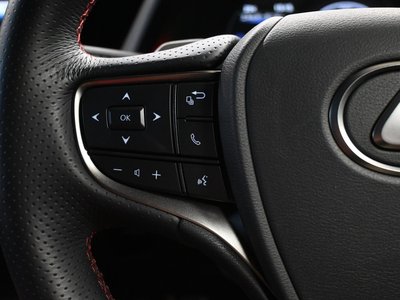 صورة 28 لـ 2023 Lexus UX