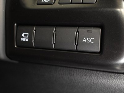 صورة 32 لـ 2023 Lexus UX