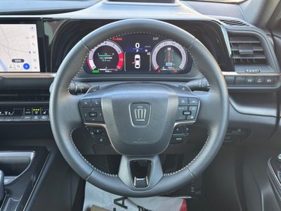 TOYOTA CROWN CROSSOVER - 8