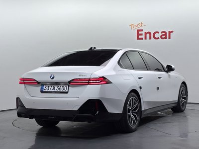 BMW 5 SERIES - 4