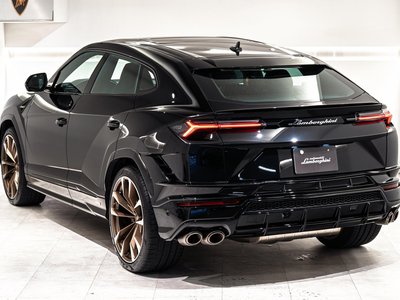 صورة 6 لـ 2023 Lamborghini URUS