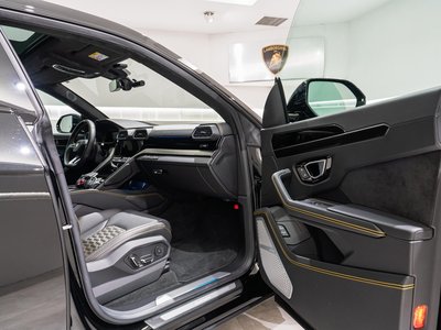 2023 Lamborghini URUS — миниатюра 21