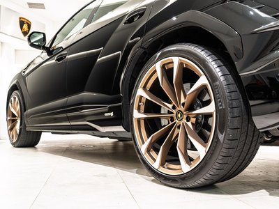 2023 Lamborghini URUS — миниатюра 16