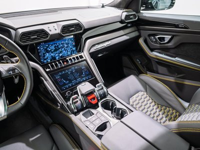 2023 Lamborghini URUS — миниатюра 26