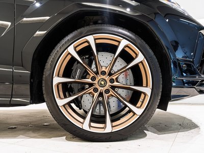 2023 Lamborghini URUS — миниатюра 13