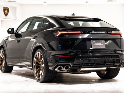صورة 7 لـ 2023 Lamborghini URUS