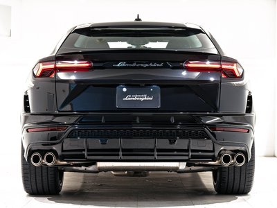 صورة 8 لـ 2023 Lamborghini URUS