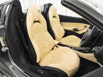 صورة مصغرة 17 لـ 2019 Ferrari 488 SPIDER