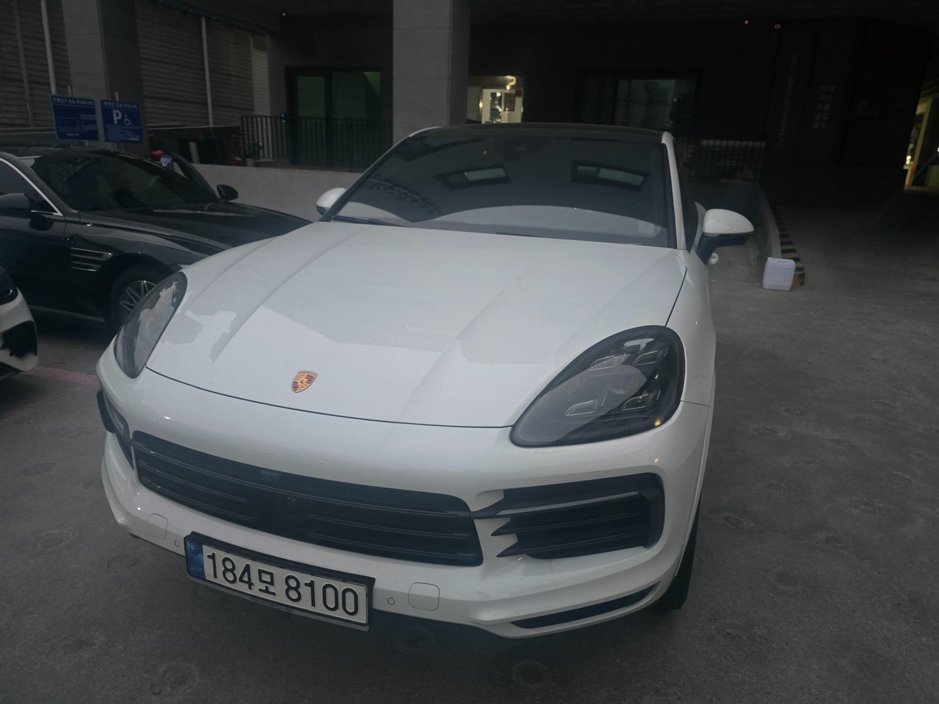 PORSCHE CAYENNE - View 1