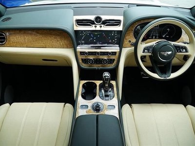 2022 Bentley BENTAYGA — миниатюра 28