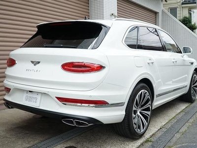 2022 Bentley BENTAYGA — миниатюра 16