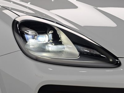 صورة 9 لـ 2022 Porsche CAYENNE