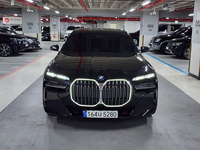 BMW 7 SERIES - 2